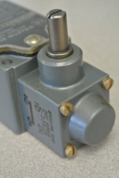 ALLEN-BRADLEY 802T-A4 / OILTIGHT LIMIT SWITCH / CCW 1-WAY REVERSIBLE / NEW SURPL5