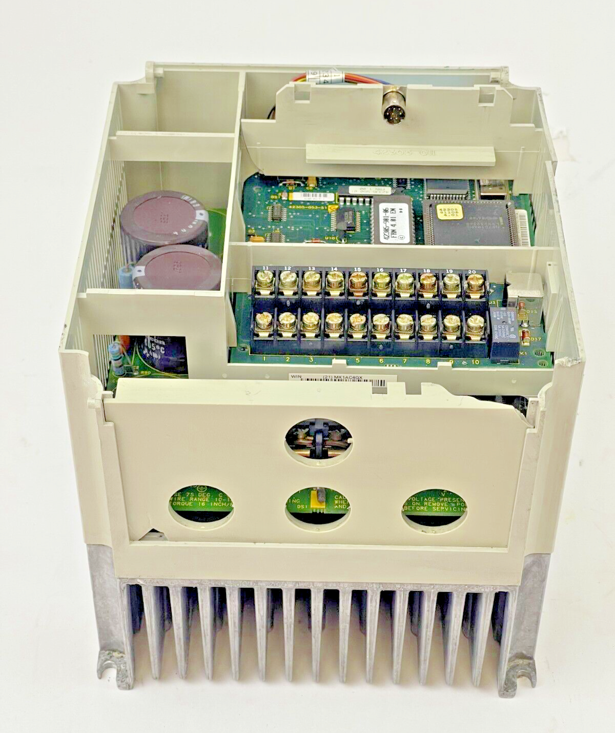 ALLEN BRADLEY - 1305-BA02A SER. A - AC VARIABLE SPEED DRIVE -380-460V,1.6A,.75HP7