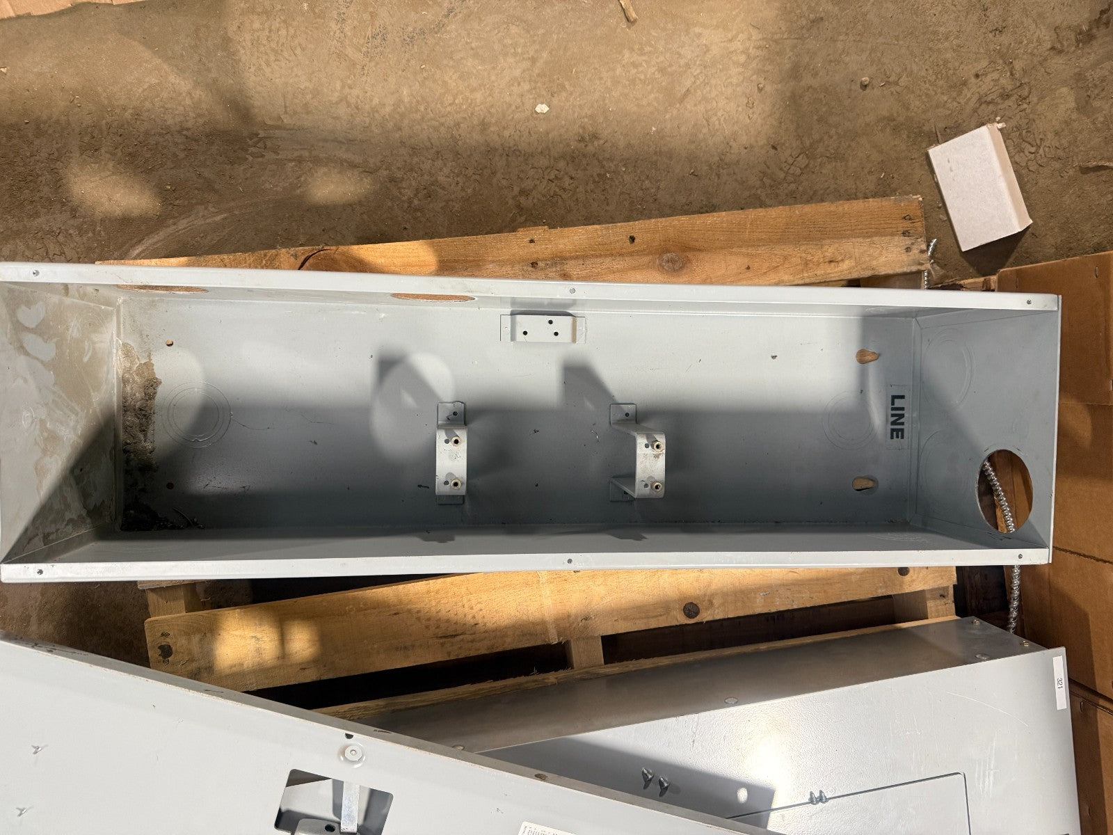 CROUSE-HINDS ELB5 TYPE 1 CIRCUIT BREAKER ENCLOSURE INDOOR 400A 600VAC 250VDC2