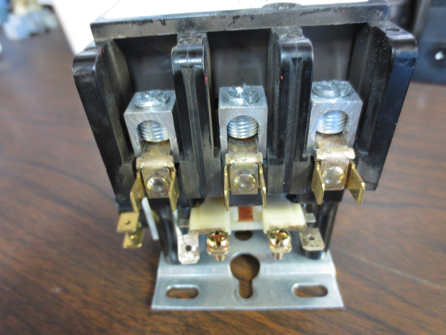 TOTALINE P282-0632 CONTACTOR 120V COIL 75A 600V w/ V7-2B17E9 SWITCH (1)3