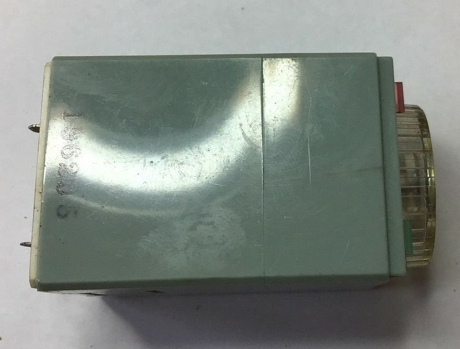 IZUMI RTB-CB1N 120VAC ELECTRONIC TIMER 7A(RES.)220VAC 10A(RES.)110VAC5