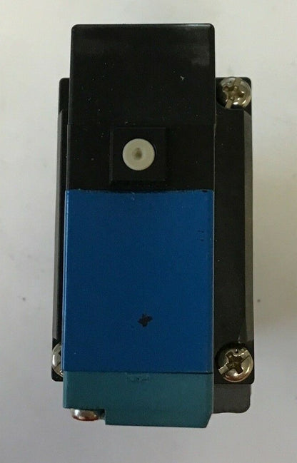 SMC VSR8-6-FG-D-3EZ-V1 SOLENOID VALVE 142PSI 24VDC 1.8WATT 0.075A8