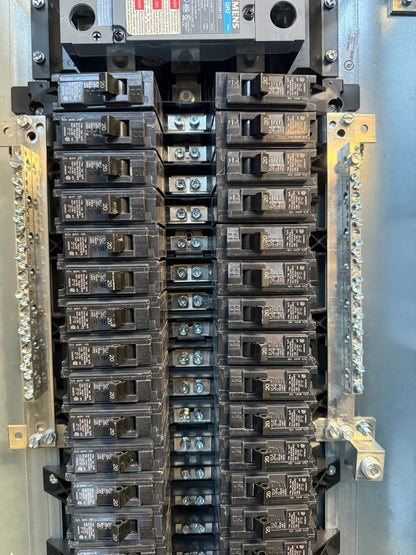 SIEMENS P1X42MC250CT 208Y/120V PANELBOAD QR2B125 MAIN CIRCUIT BREAKER (42)20A4