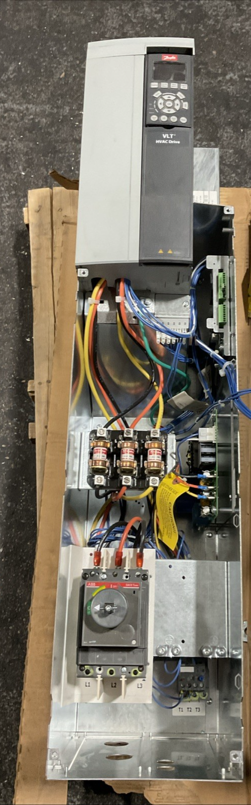 DANFOSS 177U9584 MOTOR AC DRIVE OUPUT 0-460VAC 3PH 0-60HZ 34A 25HP INPUT 480VAC9