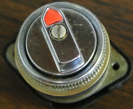 I-T-E H30S6 OT SEL SW OPERATOR - SPRING RETURN 3-POSITION - NEW SURPLUS0