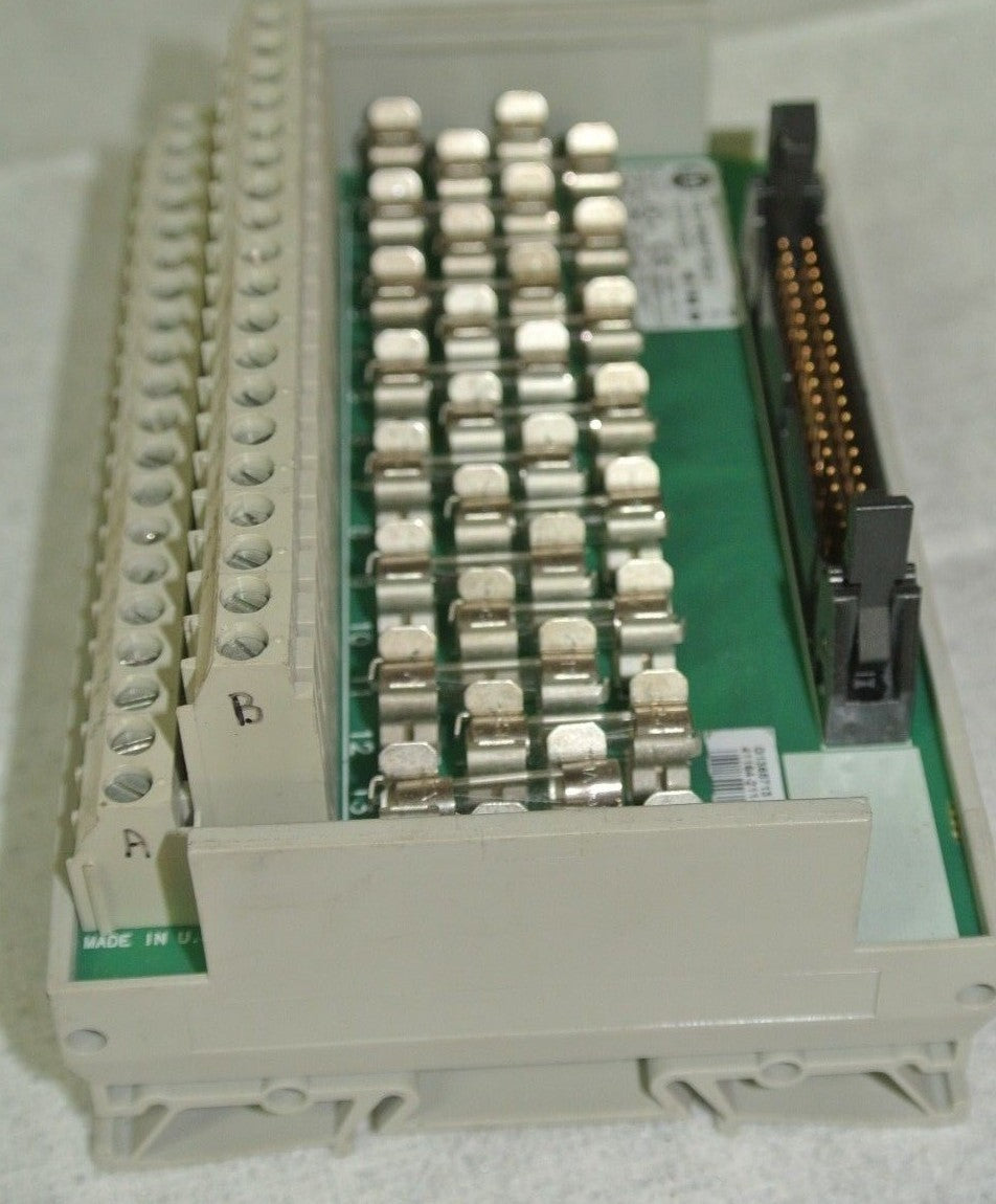 ALLEN-BRADLEY 1492-IFM40F-FS24-2 DIGITAL INTERFACE MODULE, FUSED, 40-Pt 24VAC/DC6