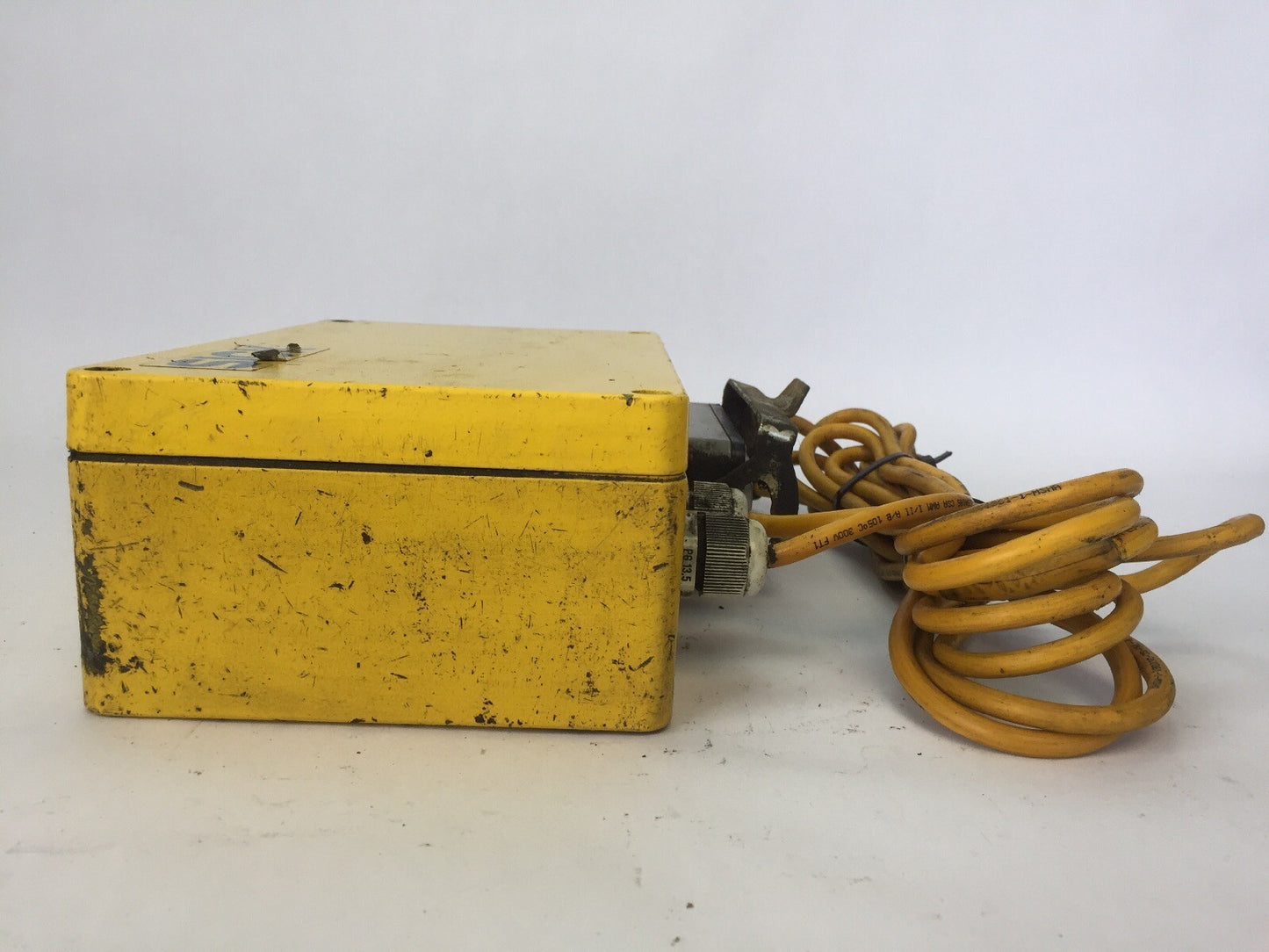 SICK LCU-V343 SENSOR SAFETY CONTROL 6011743 115/230VAC+10/-15% 70VA TYPE 44