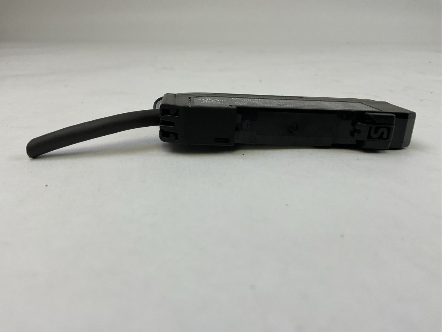 KEYENCE FS-MC8N LASER SENSOR 10-30VDC1