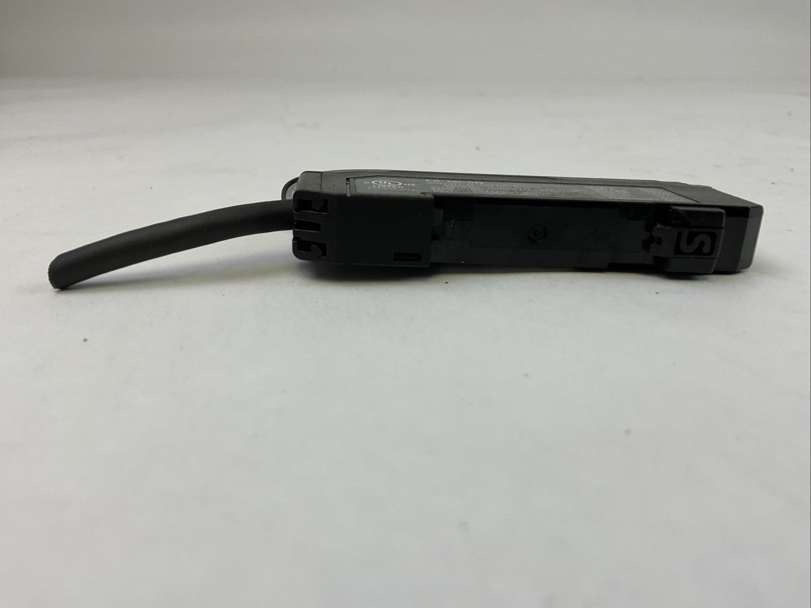 KEYENCE FS-MC8N LASER SENSOR 10-30VDC1