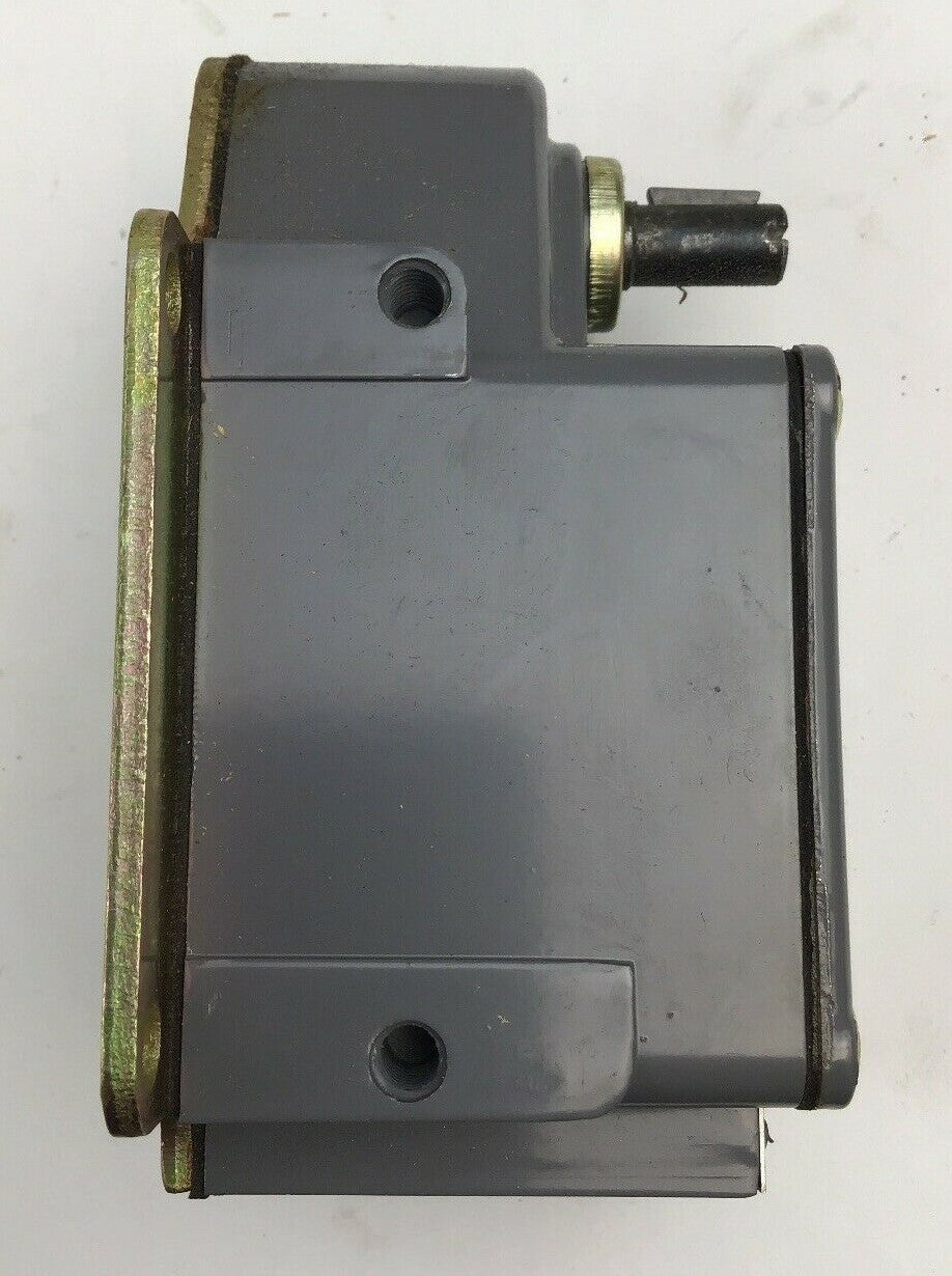 SQUARE D 9007 TSC1 MACHINE TOOL LIMIT SWITCH 600V MAX  NEMA TYPE2&5 ENCLOSURE4