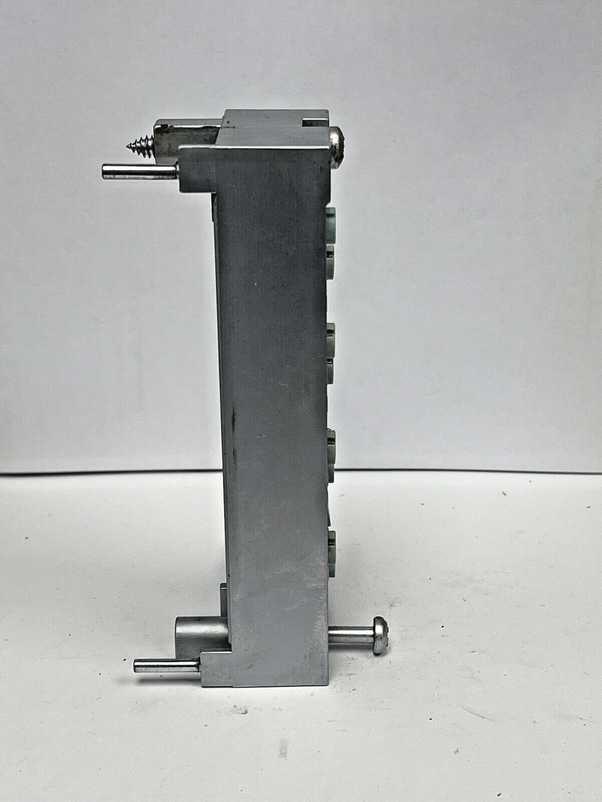 SIEMENS -6ES7 194-4CB00-0AA0 -SIMATIC DP CONNECTION MODULE FOR ET 200 PRO, 8xM124