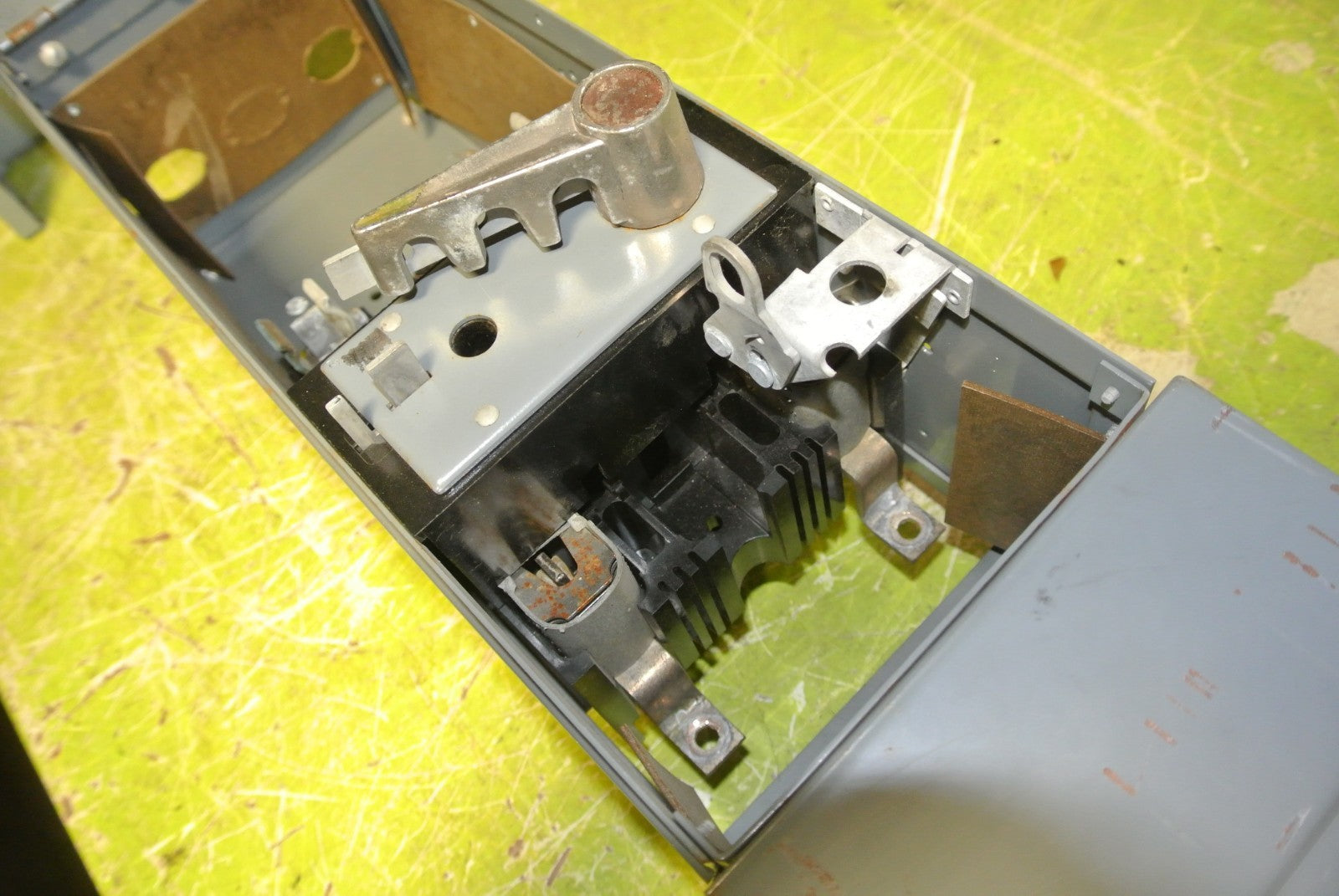 FEDERAL PACIFIC QMQB-6022  TWIN PANELBOARD SWITCH - 240VAC, 60A, 2-POLE, 3HP3