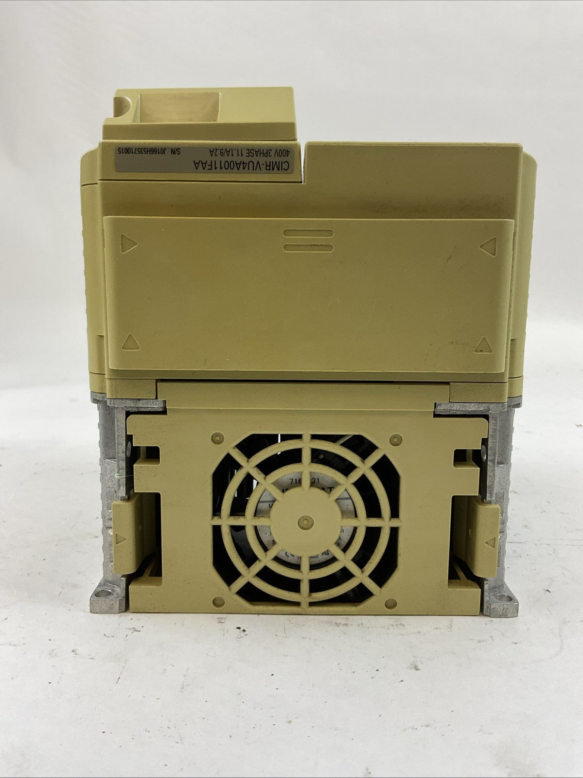 YASKAWA CIMR-VU4A0011FAA REV: C V1000 AC DRIVE OUTPUT 3PH 0-480V 11.1/9.2A7