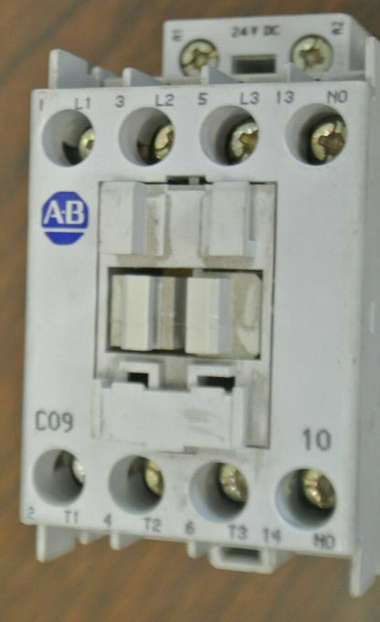 ALLEN-BRADLEY 100-C09Z*10 CONTACTOR Ser. A  24VDC ***LOTOF2***4