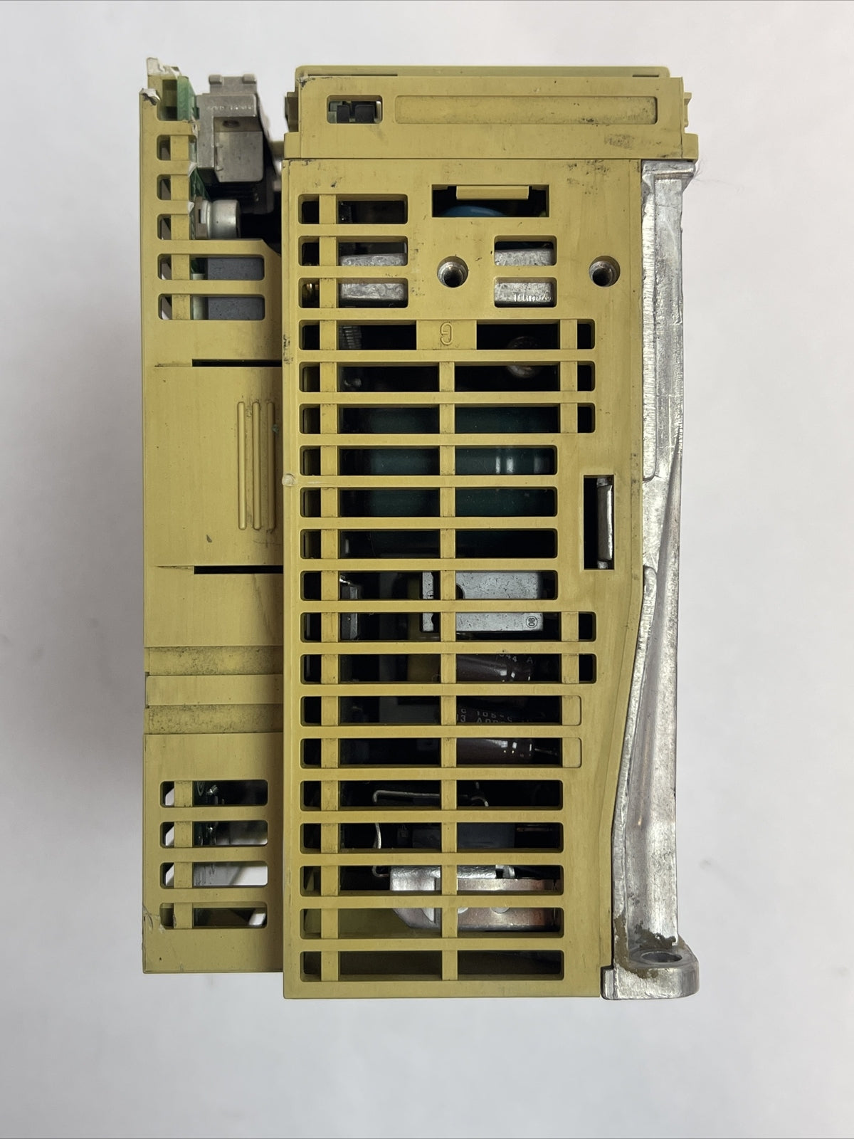 YASKAWA SGDH-01AE SERVOPACK OUTPUT 0-230VAC 3PH 0.91A INPUT 200-230VAC 2A 1PH8