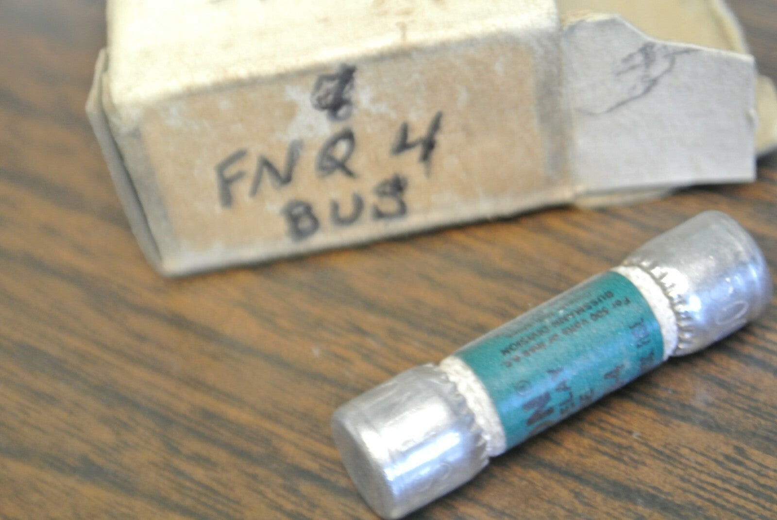 LOT of 3 / BUSS FNQ-4 TIME-DELAY FUSE 4A / 500V / NEW SURPLUS4