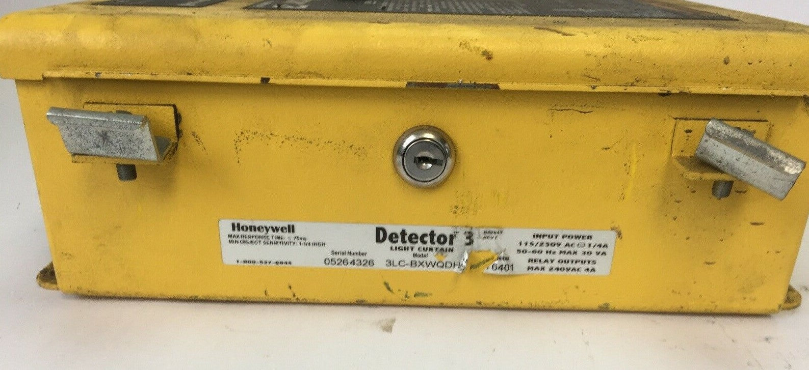 DATA INSTUMENTS/HONEYWELL 3LC-BXQDH DETECTOR 3 LIGHT CURTAIN CONTROLLER 4