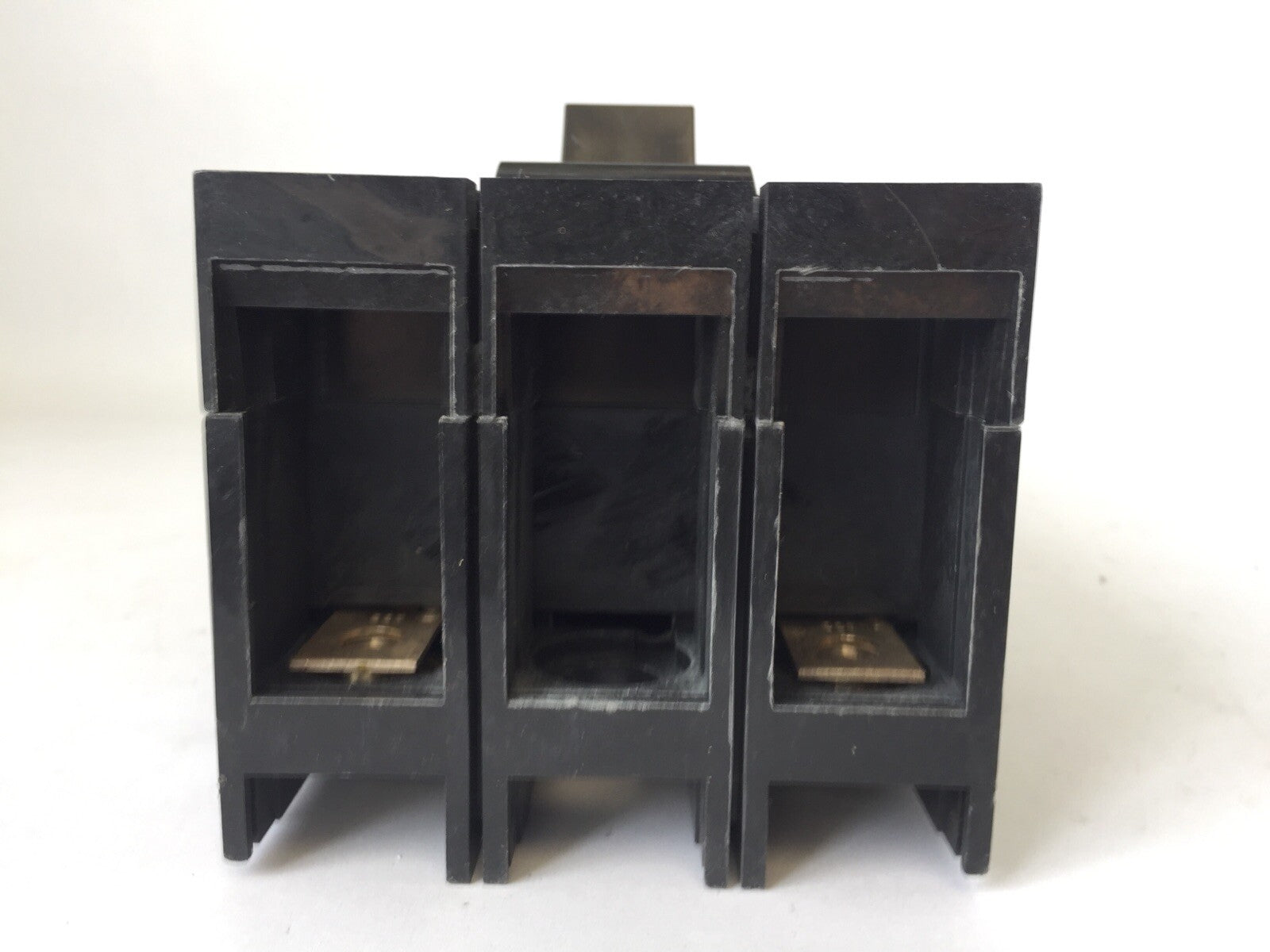 ITE SIEMENS FJ62B225 CIRCUIT BREAKER 600VAC 250VDC 225AMP 2POLE 4