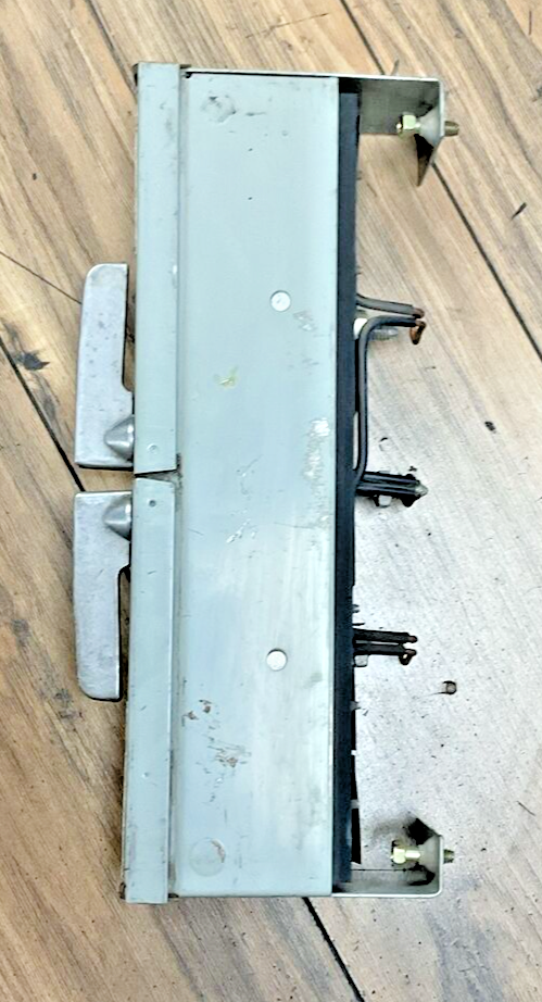 GOULD / ITE V2A3211 TWIN PANELBOARD SWITCH HP 7 1/2 240V/250VDC 3POLE 30A 3PH5