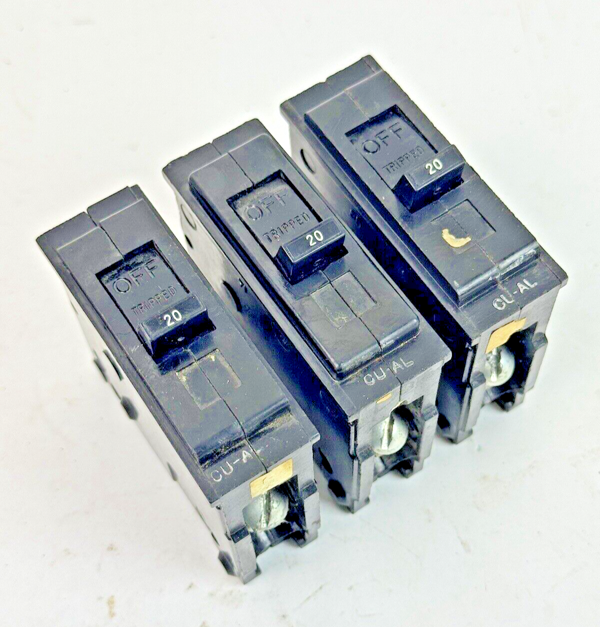 GE *LOT OF 3* - TQL1120 - CIRCUIT BREAKERS - 1 POLE, 20 A, 240 VAC, TYPE TQL0