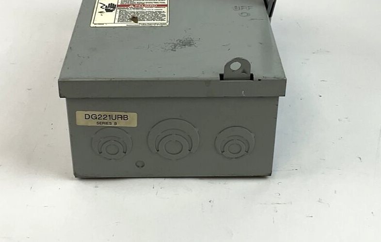 CUTLER HAMMER DG221URB SAFETY SWITCH SER.B TYPE3R 240VAC 2POLE6