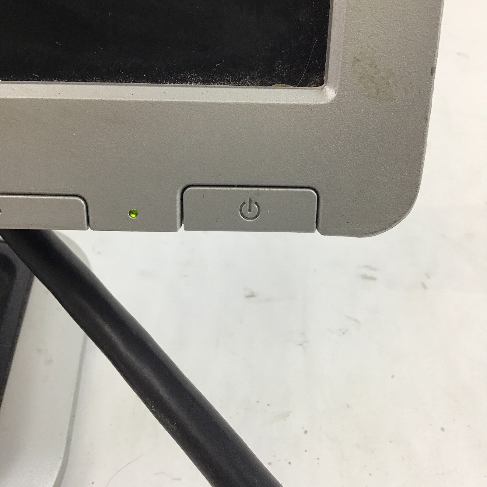 HEWLETT PACKARD (HP) L1910 MONITOR 19" 1