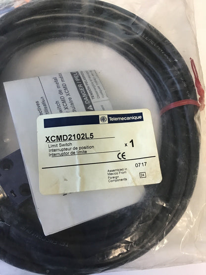 TELEMECANIQUE XCMD2102L5 LIMIT SWITCH 1