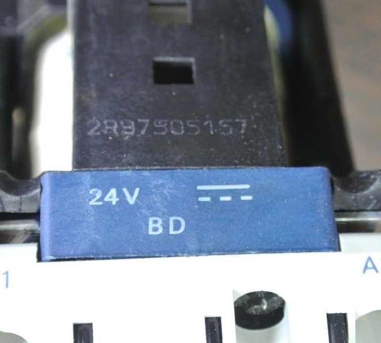 TELEMECANIQUE LP1 D3210BD - CONTACTOR  24VDC, 15kW/400V, 20HP/460V - NEW SURPLUS4