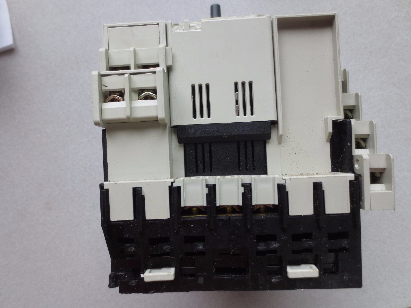 TELEMECANIQUE LD5 LB130 + LA4 DFB (2) + LA1-LB015 + LB1LB03P05 REVERSING STARTER9