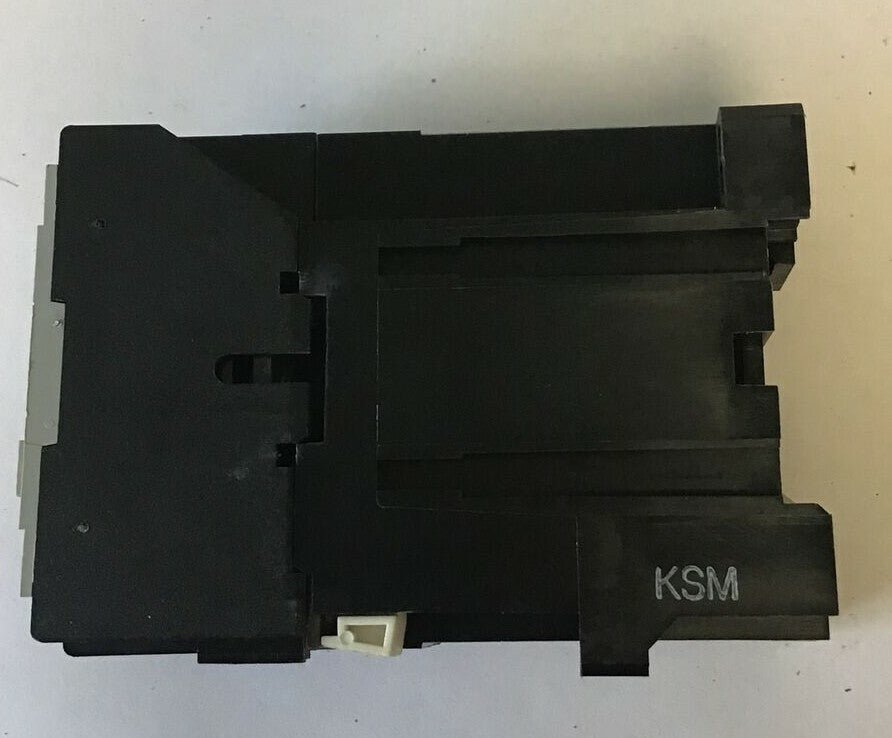 ALLEN BRADLEY 100-A09NZ*3 CONTACTOR SER.B 9A 600VAC ***LOTOF2***2