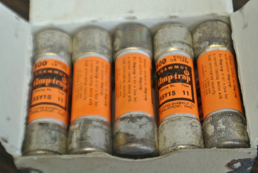 BOX of 10 / SHAWMUT A5Y15 AMP-TRAP® FUSE / TYPE 11 / 15A / 500V / NEW SURPLUS0