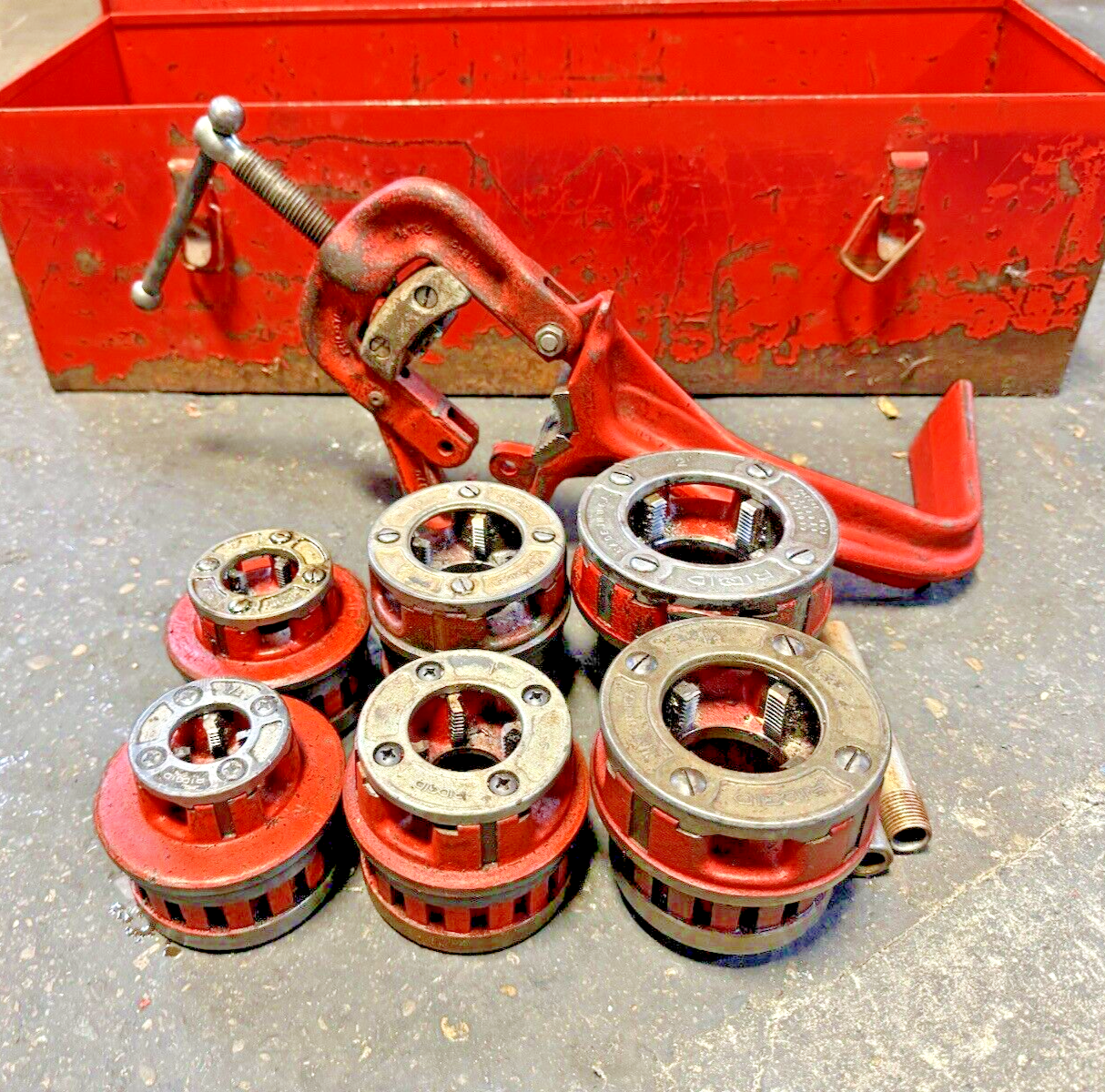 RIDGID - 700-12 - POWER DRIVE PIPE THREADER W/ STAND/BUCKET/DIE HEADS +SEE BELOW15