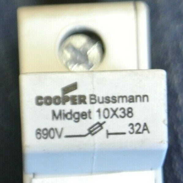 BUSSMANN CHM SERIES FUSE HOLDER / 600V, 30A, 50/60Hz w/o fuses ***LOTOF7***1