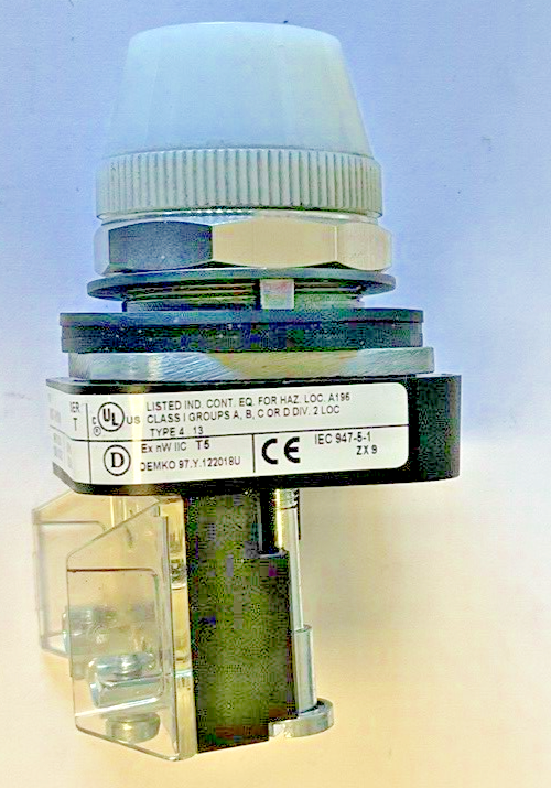 ALLEN BRADLEY 800T-QH10W PILOT LIGHT SER.T 120VDC/DC3