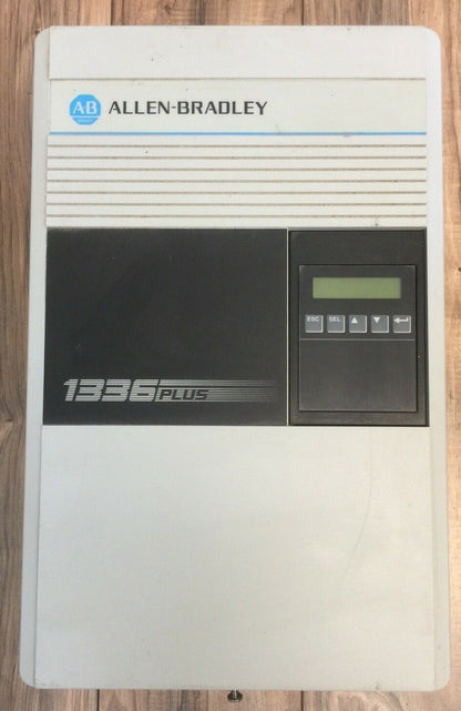 ALLEN BRADLEY 1336S-B020-AA-EN-HAP-L6 AC DRIVE OUTPUT 0-460VAC 31A 3PH 27KVA0