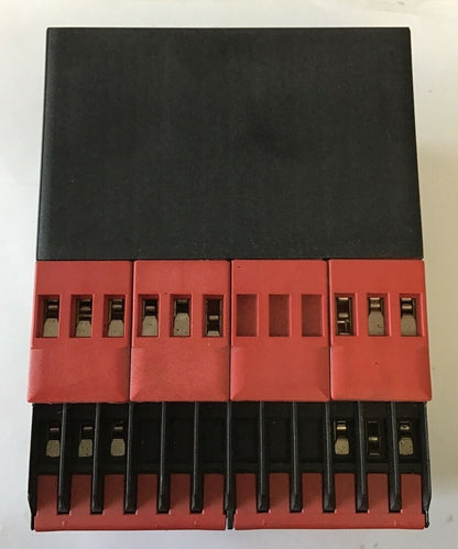 TELEMECANIQUE XPS-AMF 24V SAFETY RELAY 4