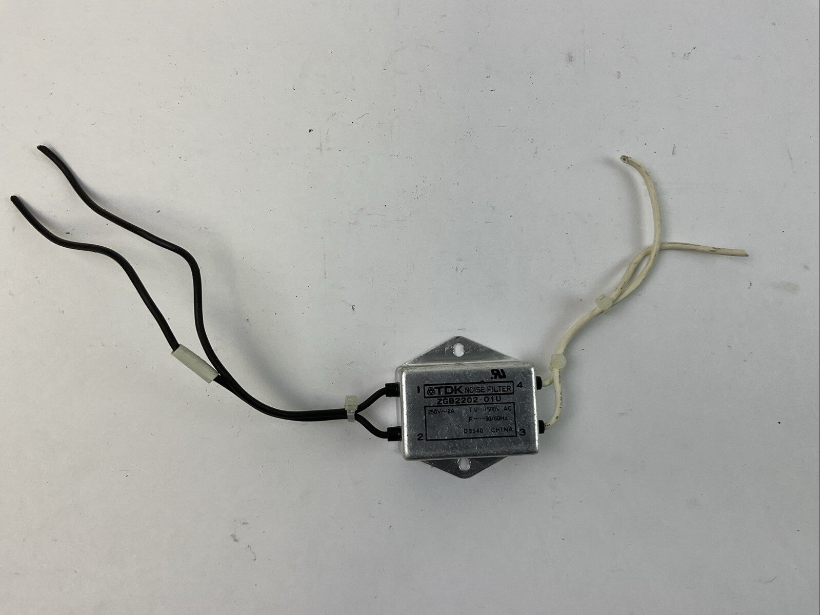 TDK ZGB2202-01U NOISE FILTER 250VAC 2A TV...1500VAC F.......50/60HZ0