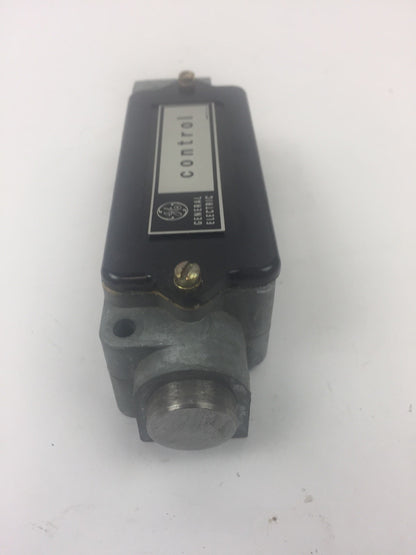 GE CR9440D2DF CONTROL LIMIT SWITCH 600 MAX VOLTS 2 1 NO - 1 NC3