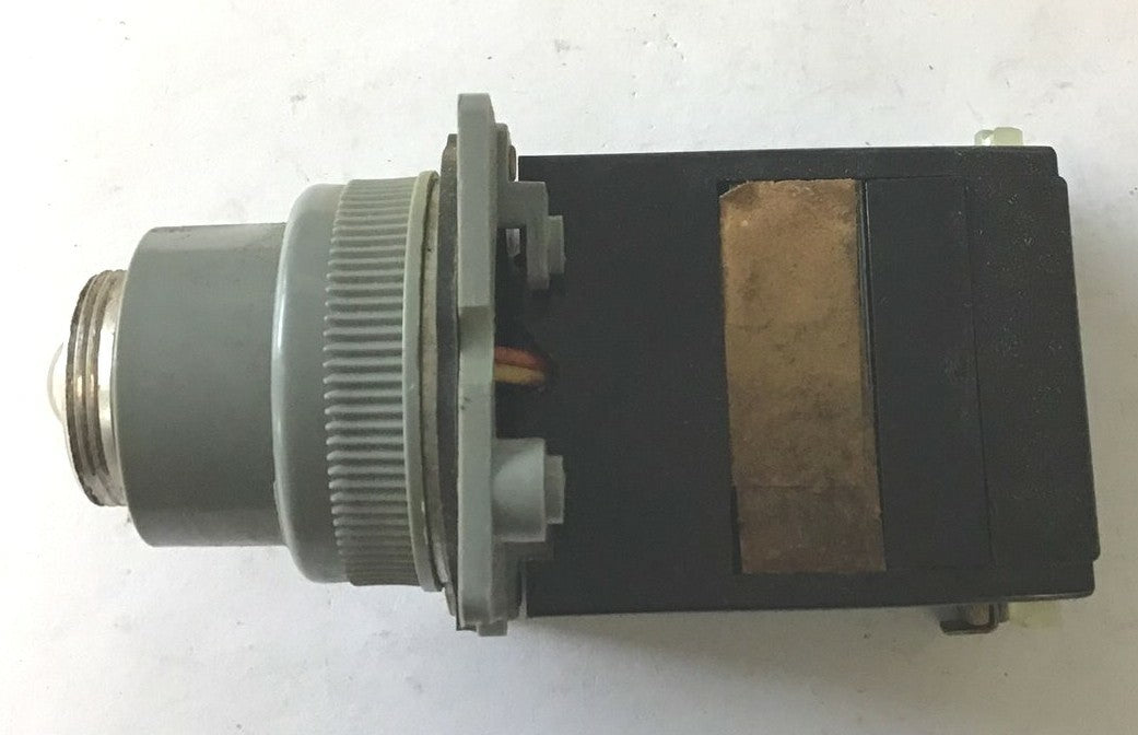  REES L992AB PUSHBUTTON START ILLIMUNIATED 4300-999/ 949-6648 460V 60CY6