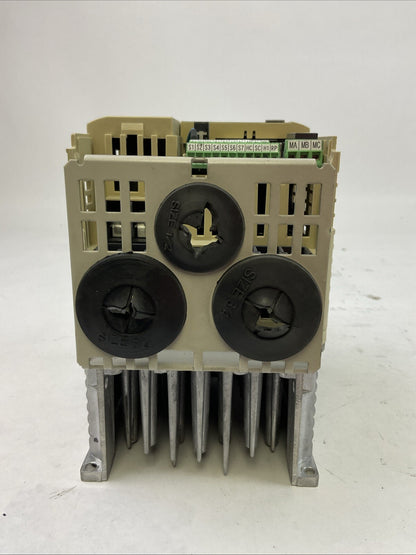 YASKAWA CIMR-VU4A0009FAA AC DRIVE OUTPUT 0-480VAC 3PH 8.8/7.2A INPUT 380-480VAC1