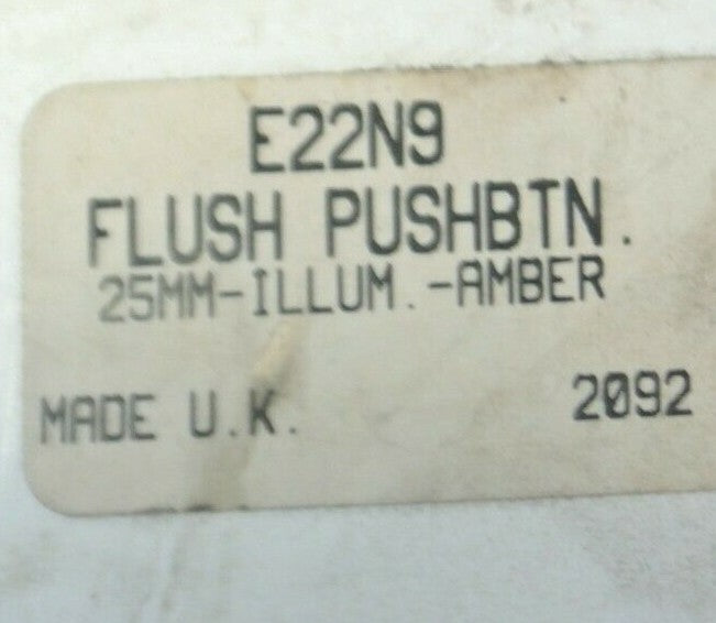 CUTLER-HAMMER E22N9 FLUSH ILLUM PUSHBUTTON OPERATOR / AMBER / 25mm / NEW SURPLUS1