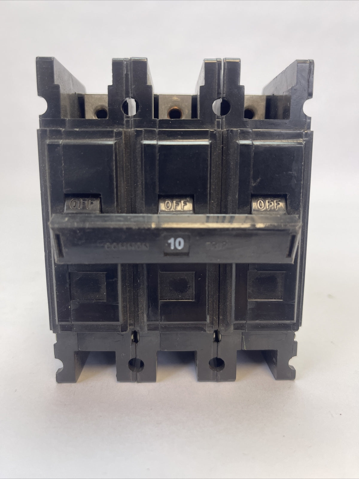 CUTLER HAMMER / WESTINGHOUSE QC3010HT CIRCUIT BREAKER 10AMP 3POLE 240VAC0