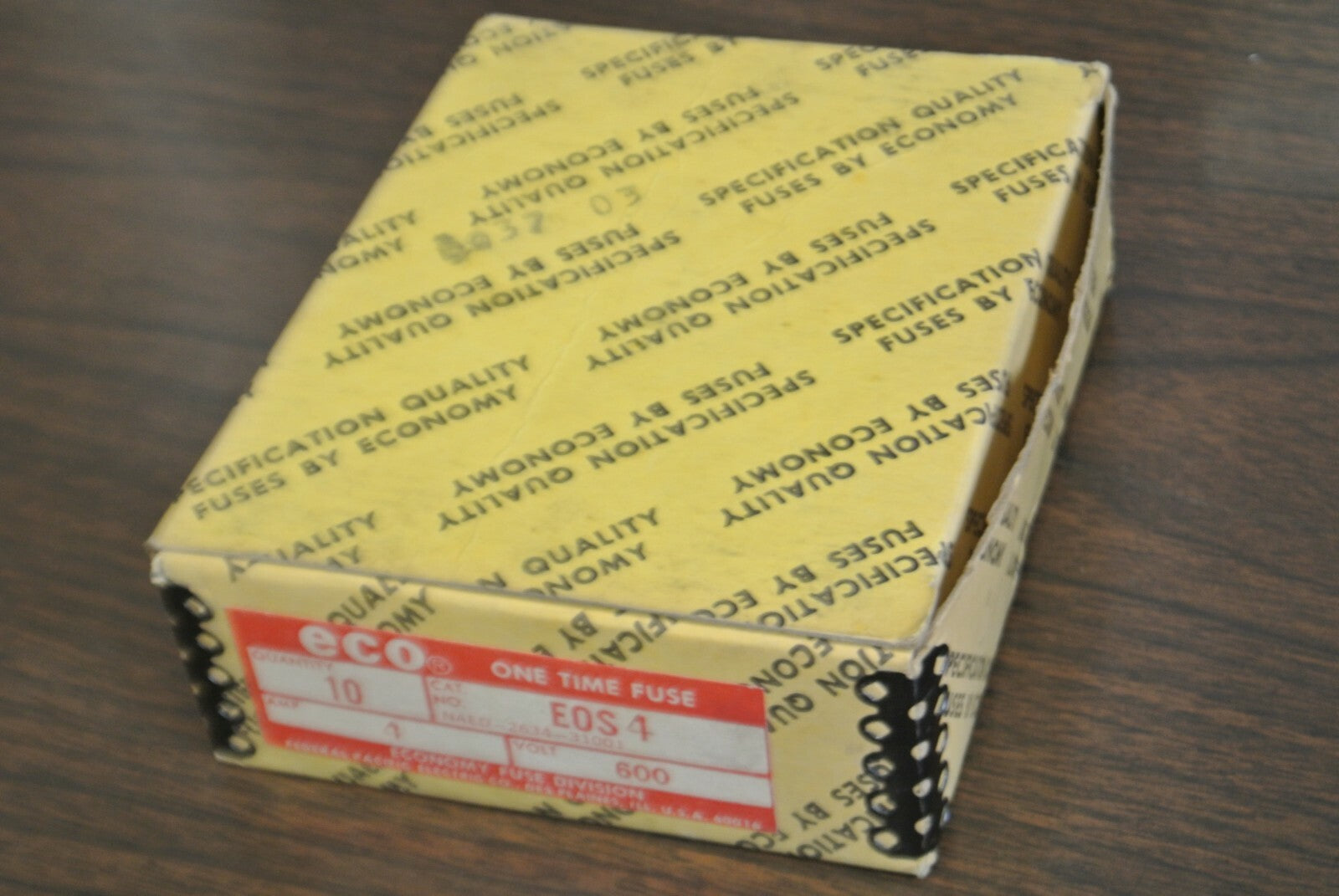 BOX of 10 / ECONOMY / ECO EOS-4 ONE-TIME FUSE / 4A / 600V / NEW SURPLUS4