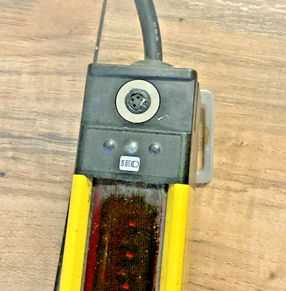 OMRON MSF4800A-30-0400 LIGHT CURTAIN TRANSMITTER AND RECEIVER 24VDC MS4800 STI1