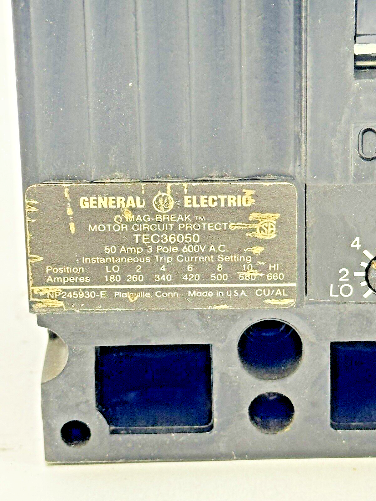 GE - TEC36050 - CIRCUIT BREAKER W/ AUXILIARY SWITCH - 3 POLE/ 600 VAC/ 50 A2