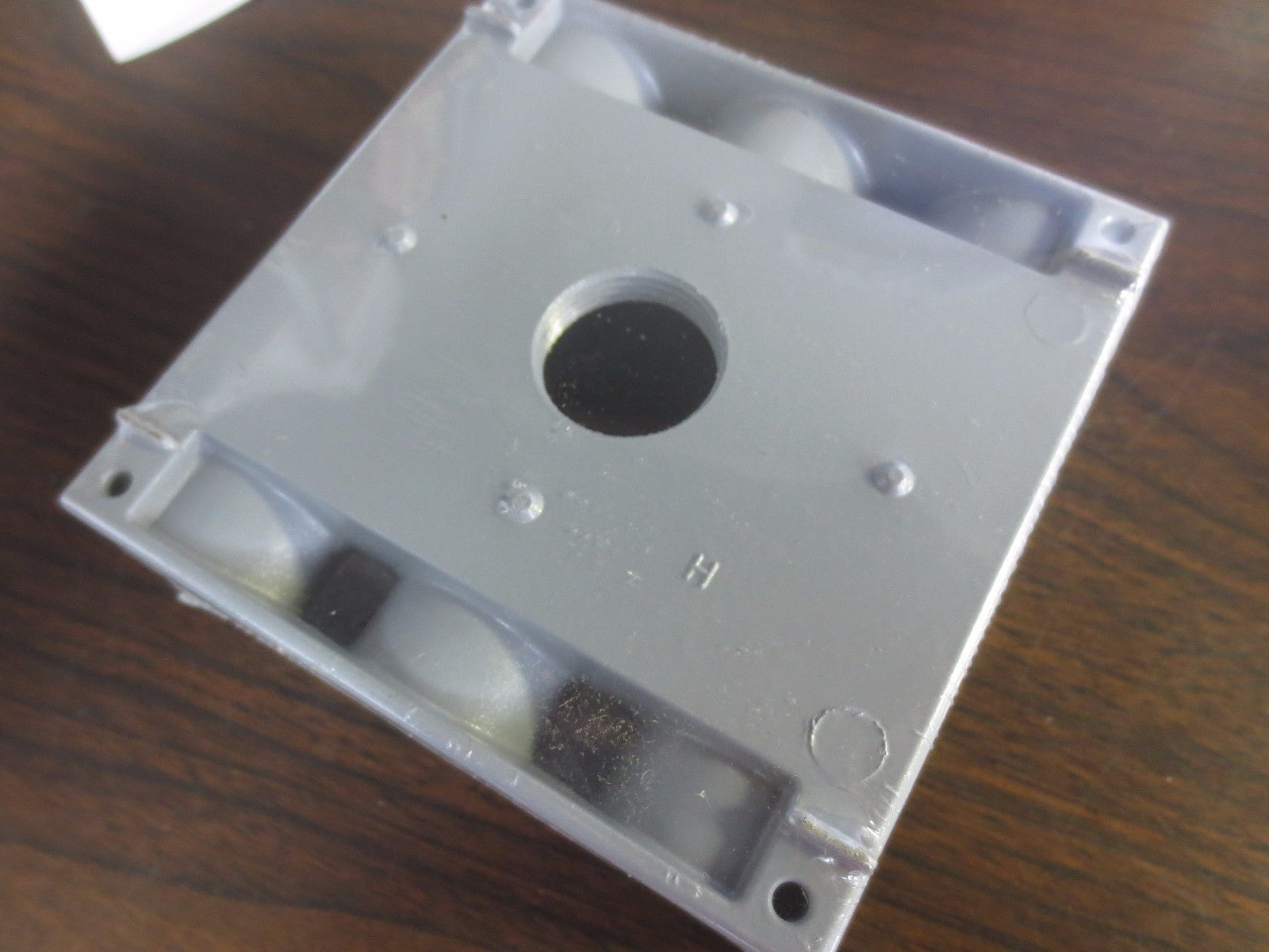 MULBERRY 30248 OUTLET BOX FIVE 3/4" I.P.S. HOLES - 30.5 CUBIC INCH CAP'Y LOT / 60