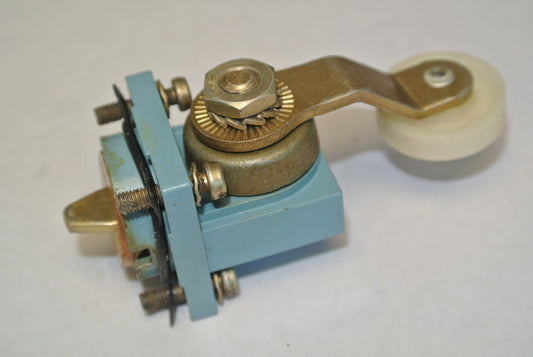TELEMECANIQUE XCK-D15 LIMIT SWITCH HEAD - NEW SURPLUS0