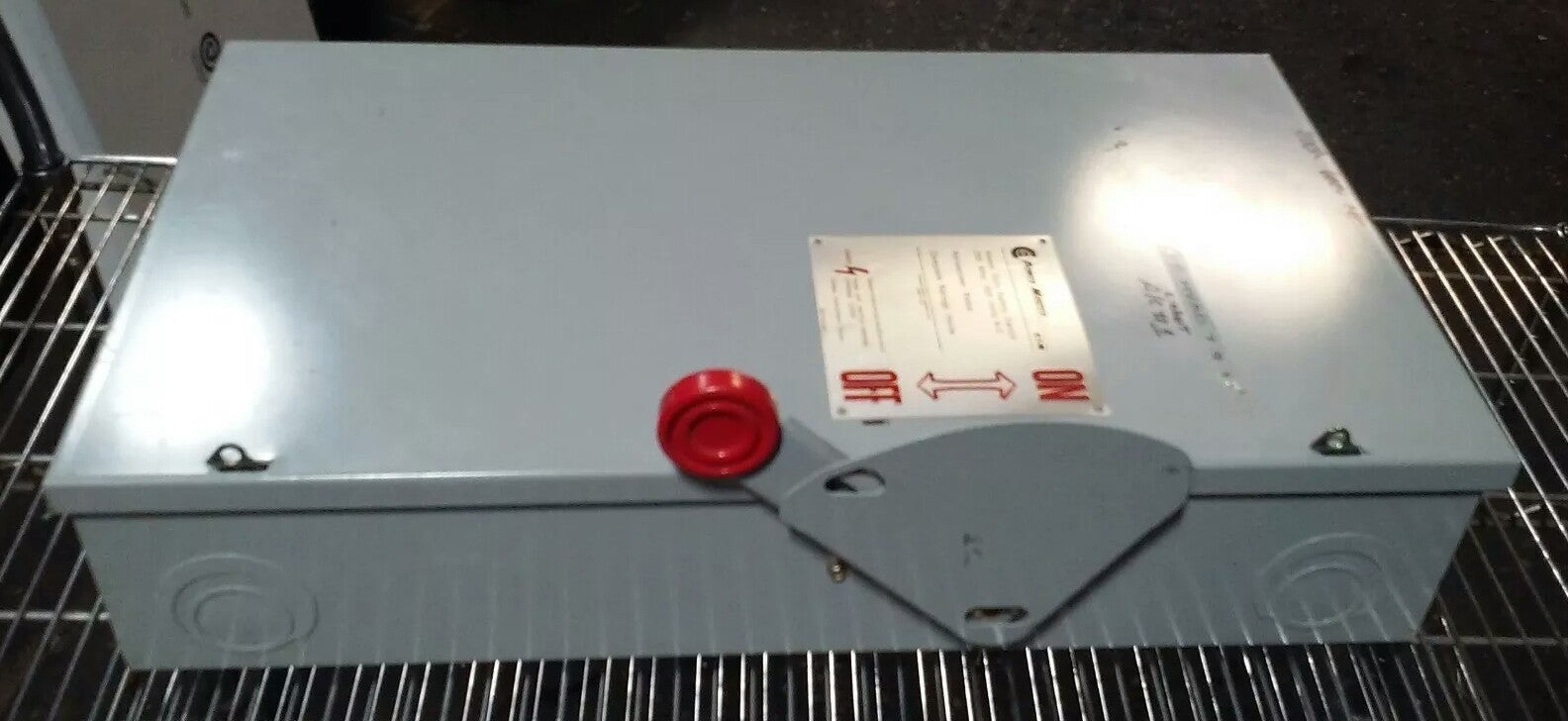 POWERMASTER EATON H364NFK, SAFETY SWITCH, 200A, 600V/250DC, 3P, 150 H.P., USED7