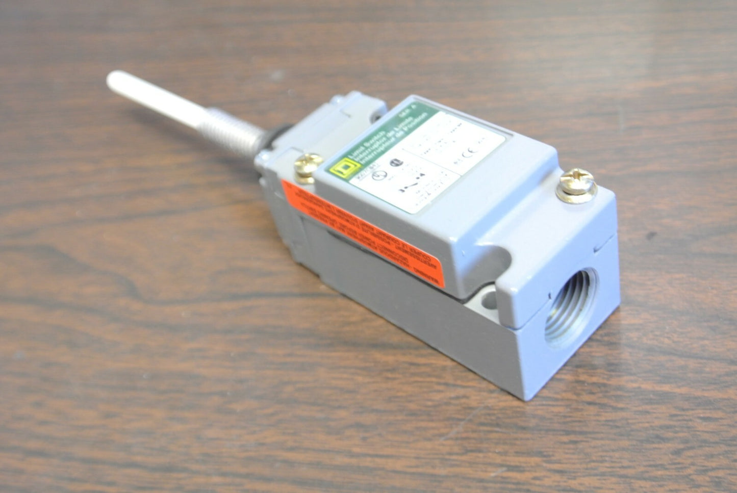 SQUARE D 9007 C84J Ser. A / LIMIT SWITCH w/ DELRIN TRIP / NEW SURPLUS / 9007C84J2