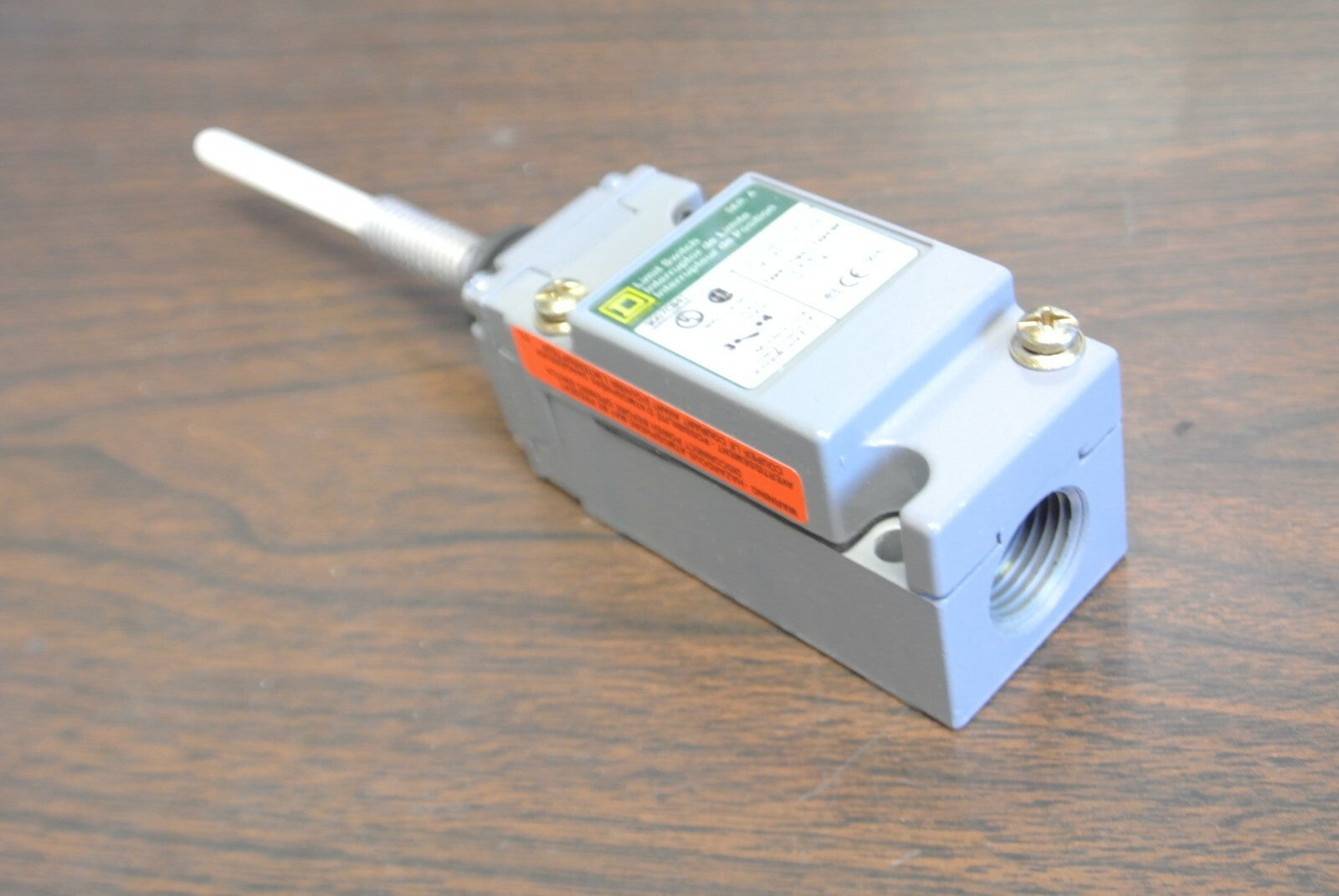 SQUARE D 9007 C84J Ser. A / LIMIT SWITCH w/ DELRIN TRIP / NEW SURPLUS / 9007C84J2